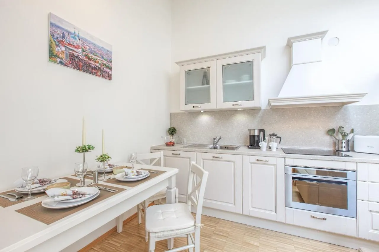 Modern Apartment Charvatova Praga