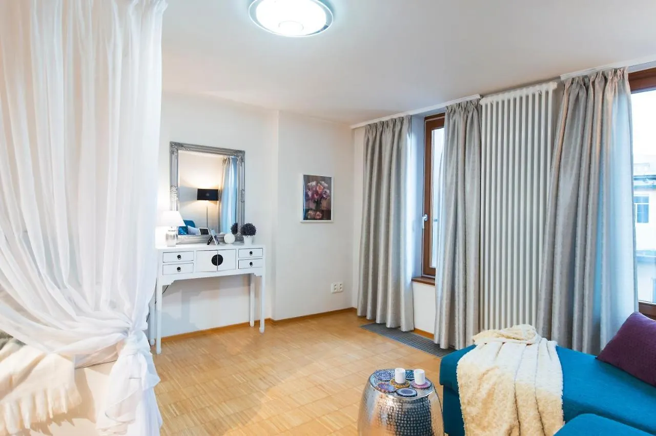 Modern Apartment Charvatova Praga