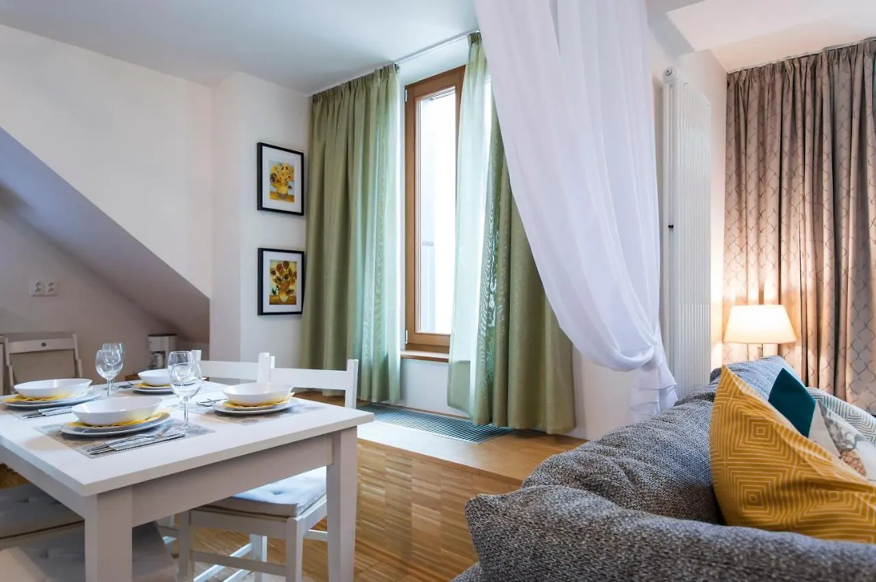 Modern Apartment Charvatova Praga