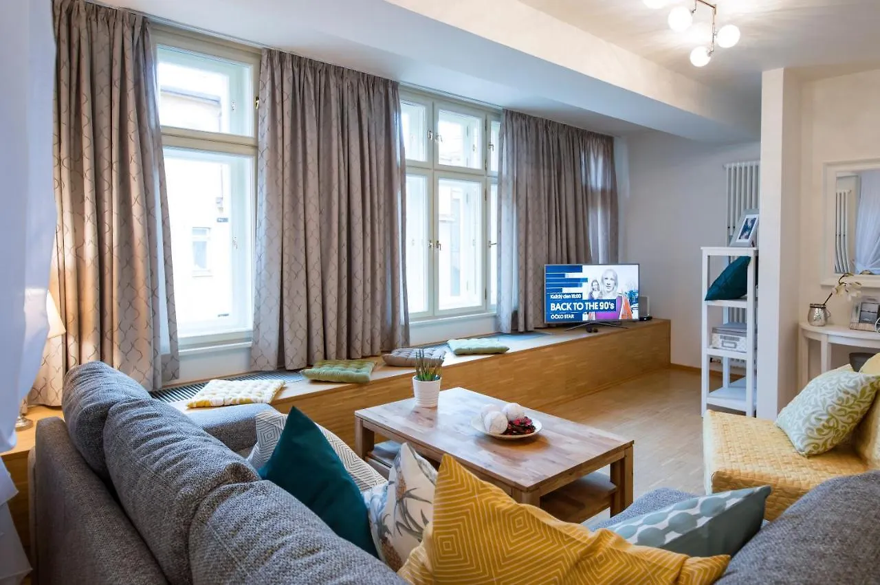 Modern Apartment Charvatova Praga