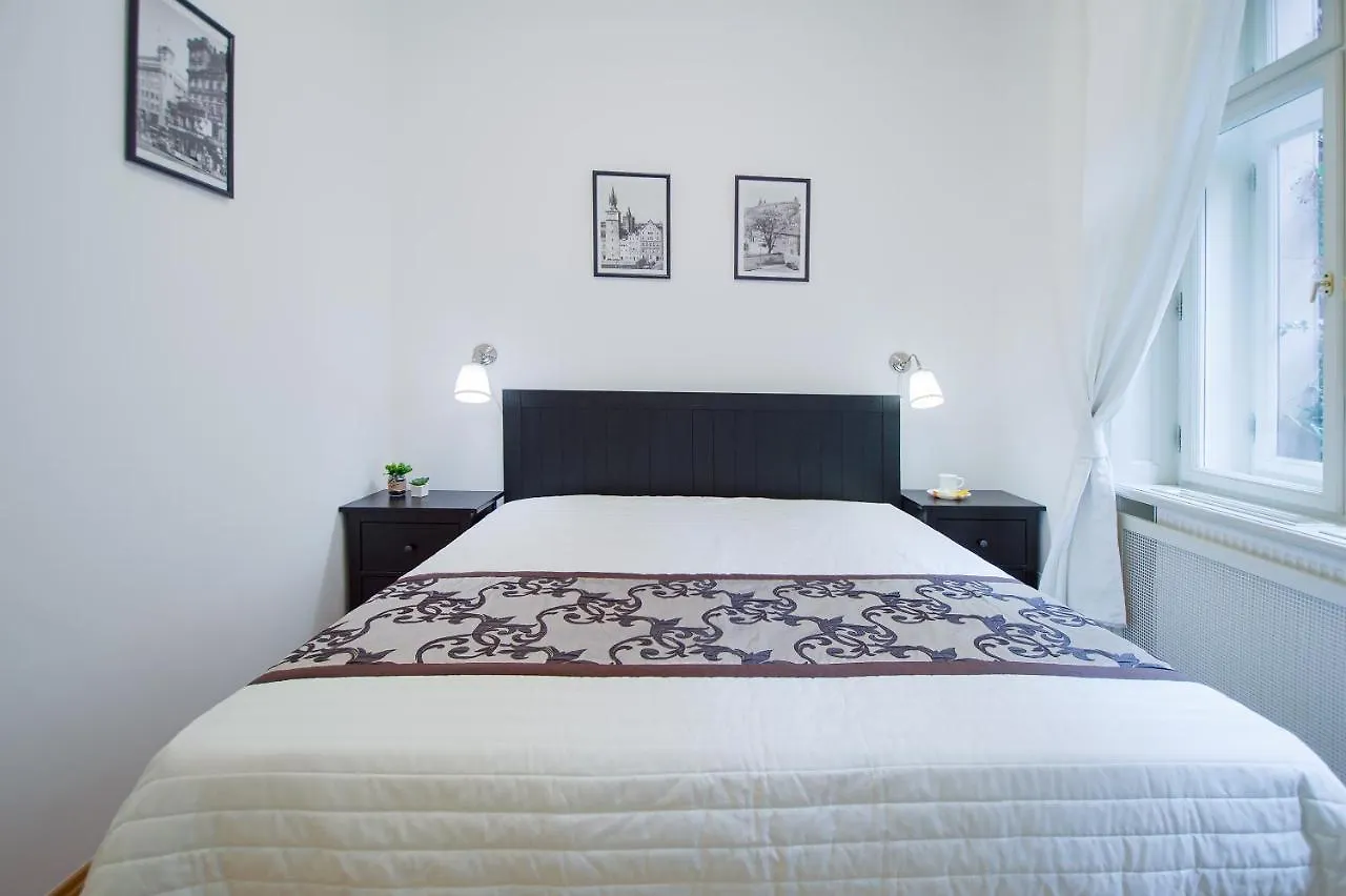 Modern Apartment Charvatova Prag